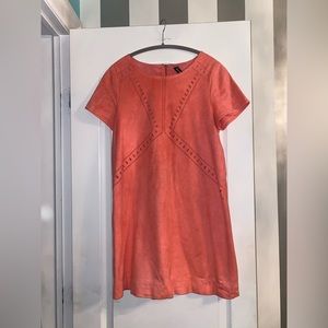 Short sleeve peach colored dress. Good condition. Zipper in the back.